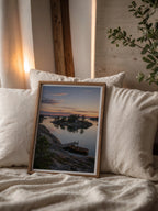Archipelago Cabin at Dusk affisch i modernt hem med designer-möbler och stil – Bozetto