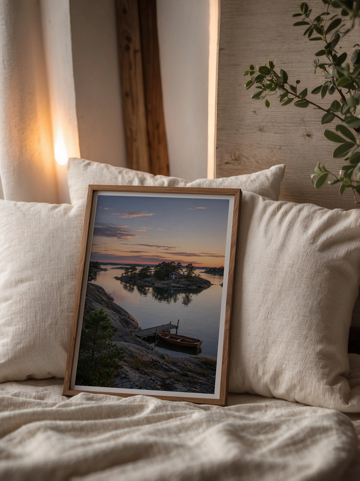 Archipelago Cabin at Dusk affisch i modernt hem med designer-möbler och stil – Bozetto