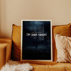 Batman: The Dark Knight poster visualiserad på vägg – från Bozetto i hög kvalitet