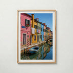 Marco Ricci Burano Fondamenta Poster – färggranna husfasader längs Buranos kanal i Italien