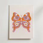 Orange Butterfly Symmetry – stilfullt konsttryck från Bozetto, tryckt på matt finpapper