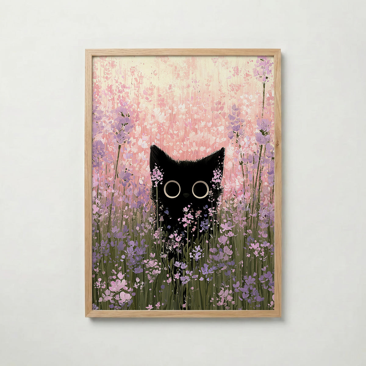 Cat in Bloom Poster – svart katt bland rosa ängsblommor i ekram, väggkonst från Bozetto