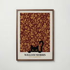 Cat in the Acanthus William Morris Poster – svart katt gömd bland William Morris akantusblad i burgundy och guld