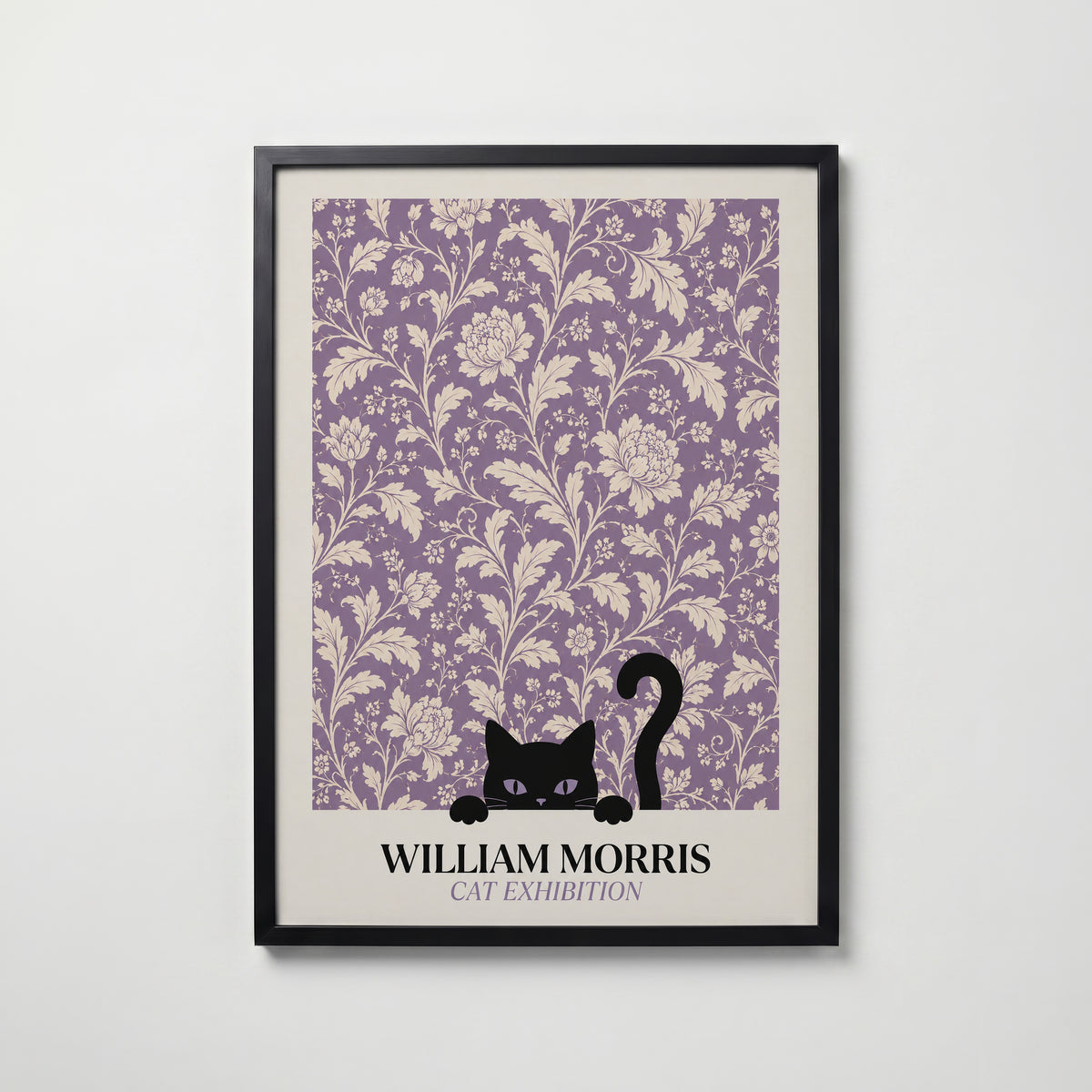 Cat in the Peony William Morris Poster – svart katt bland William Morris pionmönster i lavendelton