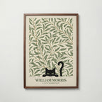 Cat in the Willow Bough William Morris Poster – svart katt i William Morris pilkvistmönster i kräm och grönt