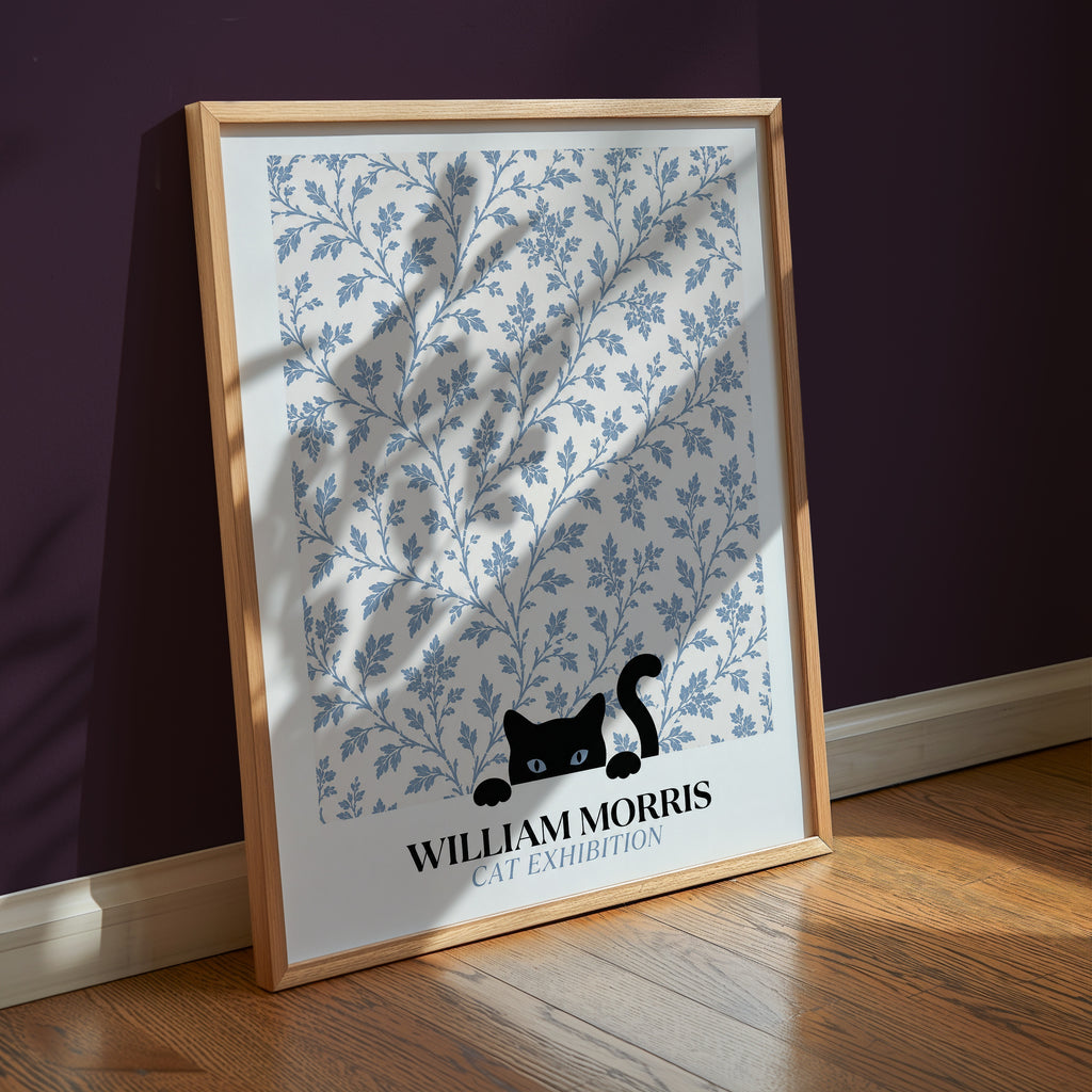 Cat in the Willow William Morris Poster – svart katt i William Morris minimalistiska pilmönster i blågrått