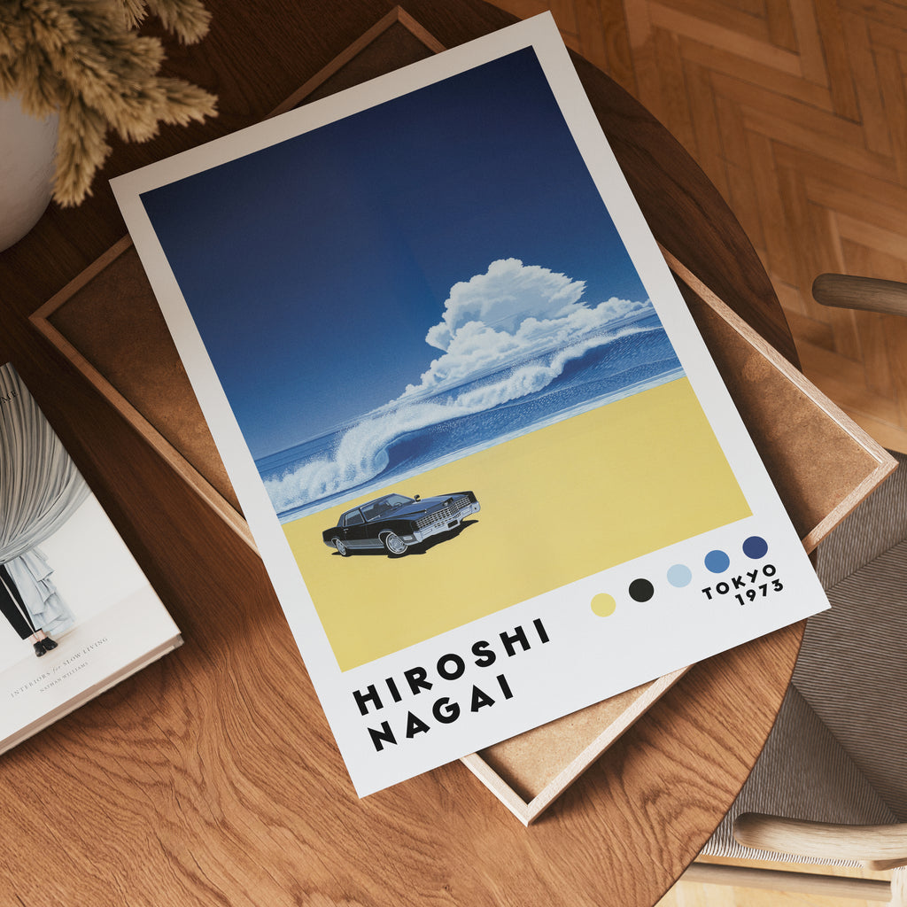 Väggmockup med Hiroshi Nagai Beach Drive – köp enkelt hos Bozetto affisch i hög kvalitet