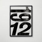 Worn Ink Numerals Poster – svart ram