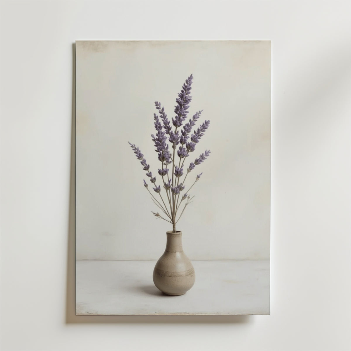 Ceramic Vase Dried Lavender – stilfullt konsttryck från Bozetto, tryckt på matt finpapper