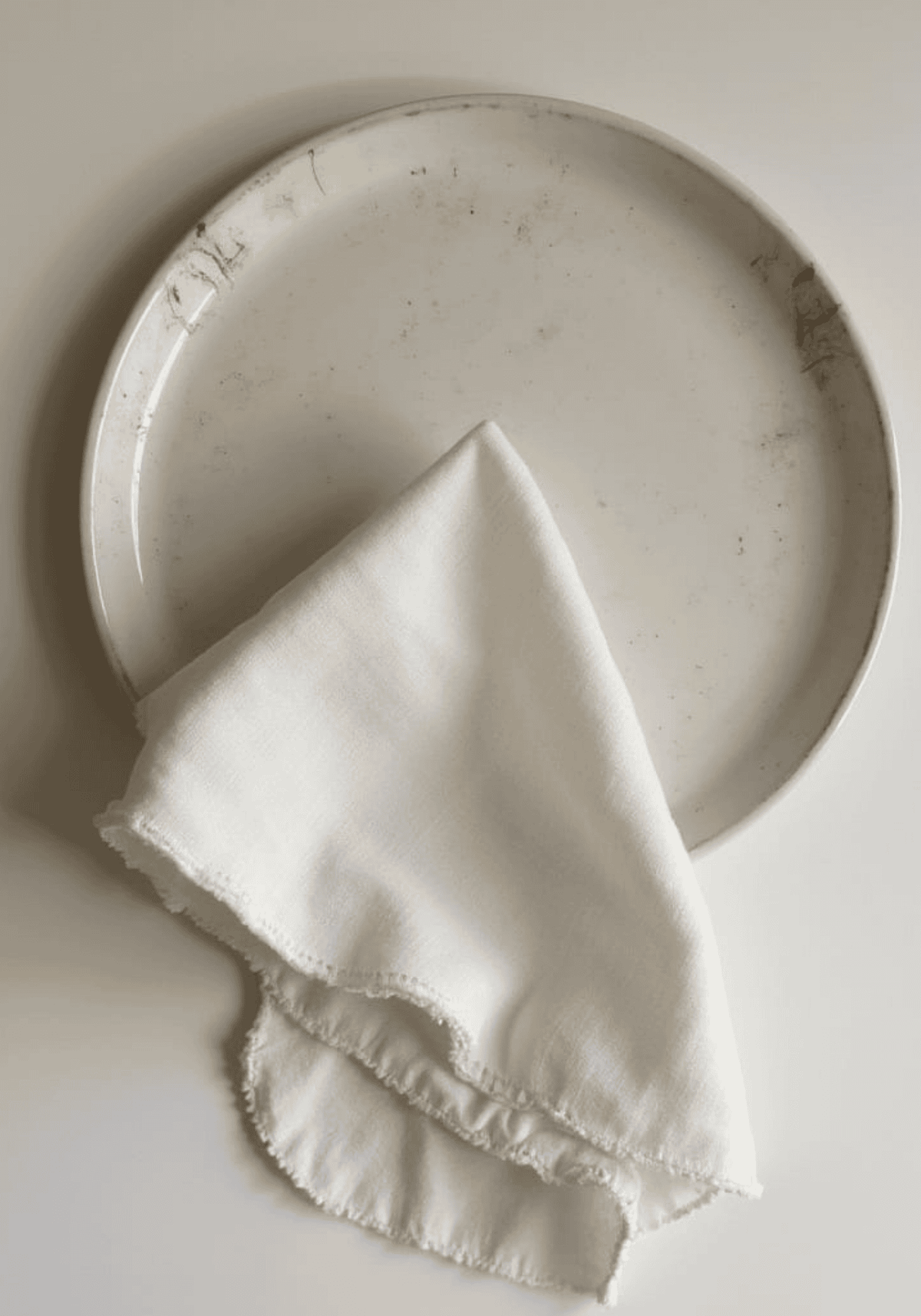 White linen dinner napkin poster visad rakt fram – Bozetto affisch i hög tryckkvalitet
