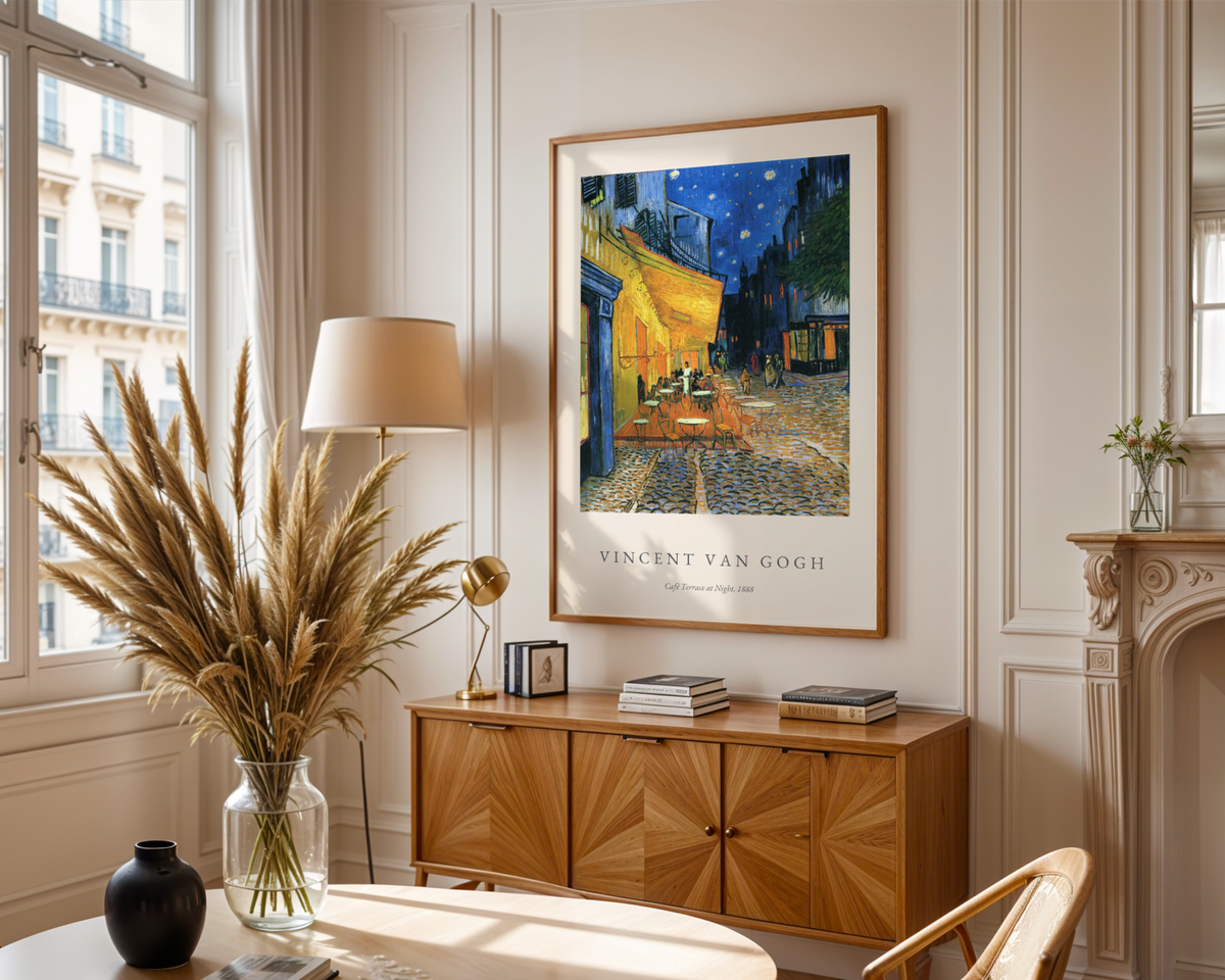 Mockup av Van Gogh Cafe Terrace At affisch på vägg – köp enkelt hos Bozetto i hög kvalitet