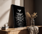 Mockup av Champagne Glas Pyramid No.2 affisch på vägg – köp enkelt hos Bozetto i hög kvalitet