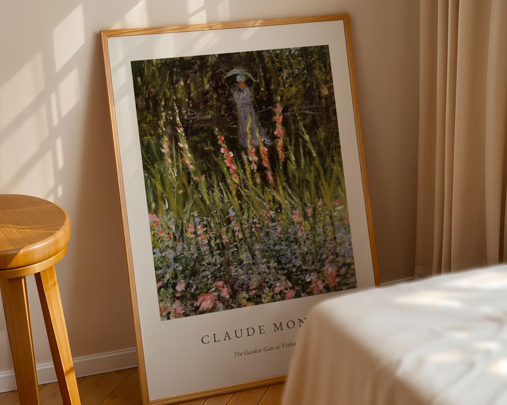 Mockup av Claude Monet The Garden Gate affisch på vägg – köp enkelt hos Bozetto i hög kvalitet