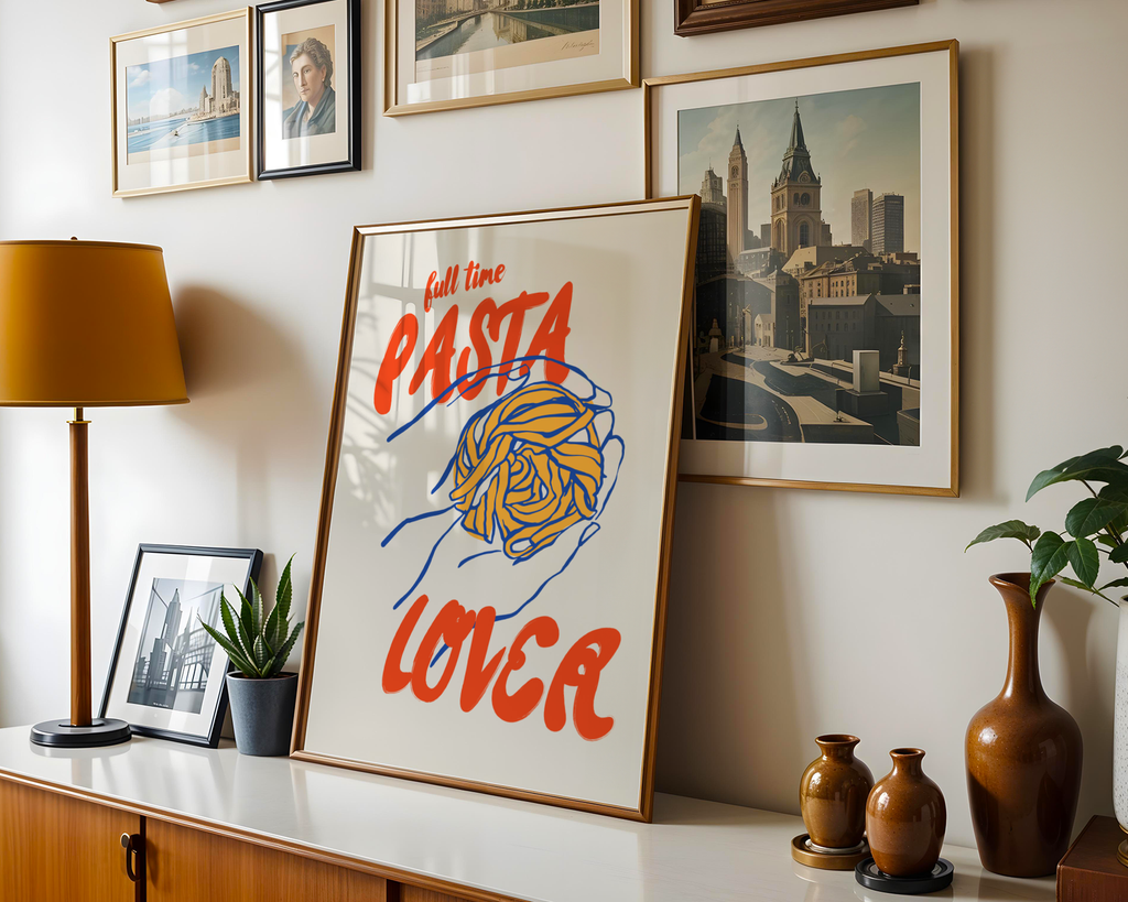 Mockup av Full With Pasta affisch på vägg – köp enkelt hos Bozetto i hög kvalitet