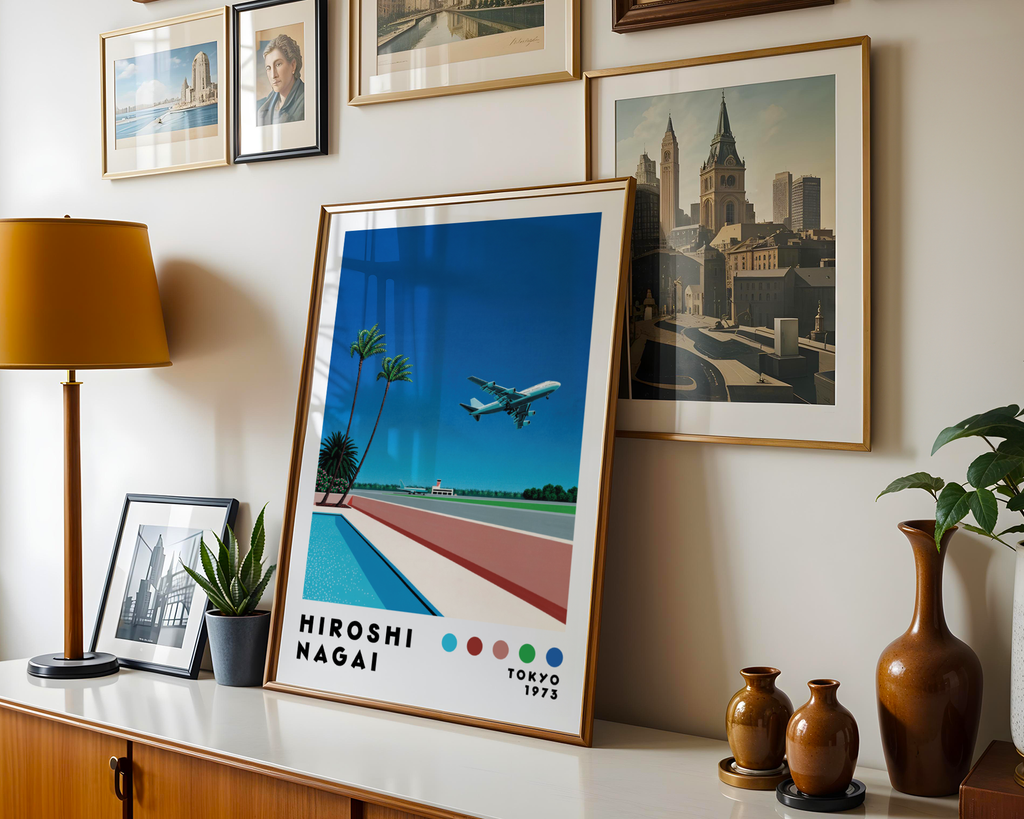 Hiroshi Nagai Palm Airport poster visualiserad på vägg – från Bozetto i hög kvalitet