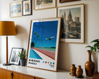 Hiroshi Nagai Palm Airport poster visualiserad på vägg – från Bozetto i hög kvalitet