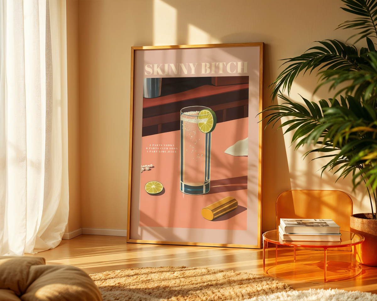 Mockup av Skinny Bitch Cocktail affisch på vägg – köp enkelt hos Bozetto i hög kvalitet