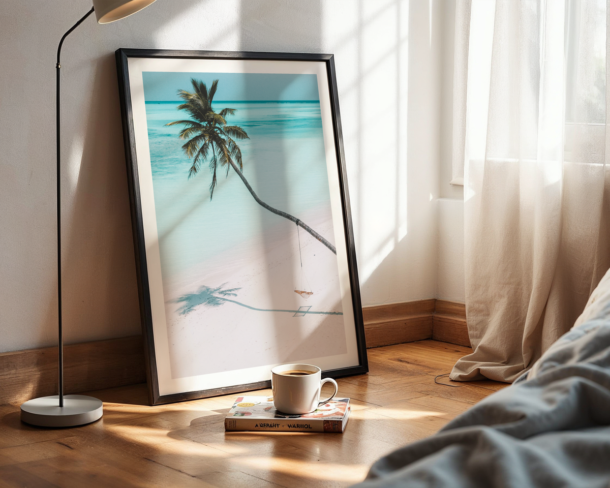 Väggmockup av Palm Beach Swing affisch på ljus tegelvägg – Bozetto konsttryck i hög tryckkvalitet
