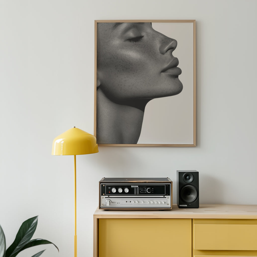 Soft Freckled Profile Poster – i rum 2