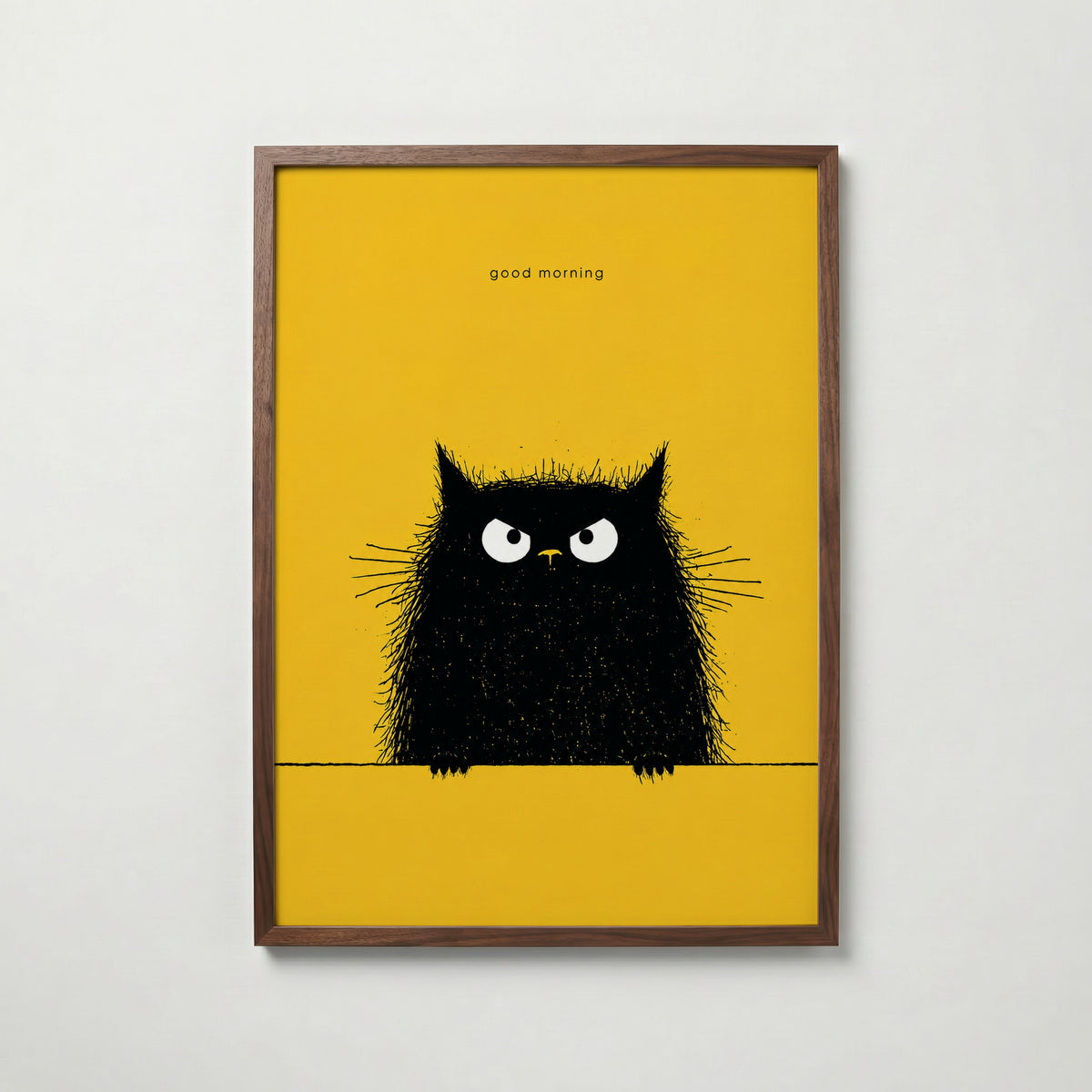 Good Morning Poster – lurvig svart katt på gul bakgrund i valnötsram, konst från Bozetto