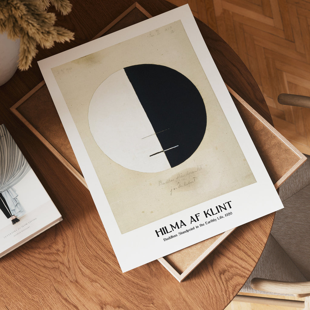Hilma af Klint Buddhas poster visualiserad på vägg – stilren mockup från Bozetto