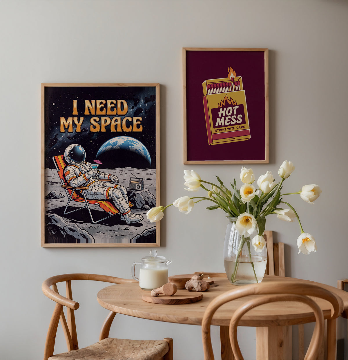 I Need My Space Poster – två posters i rum 3