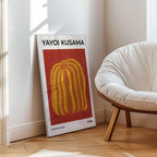 Yayoi Kusama Pumpkin 1990 poster visualiserad på vägg – från Bozetto i hög kvalitet