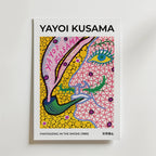 Yayoi Kusama Fantasizing in the affisch på neutral bakgrund – poster från Bozetto