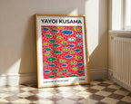 Yayoi Kusama Eyes Flying In poster visualiserad på vägg – från Bozetto i hög kvalitet