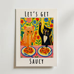 Lets Get Saucy Cat Dinner – stilfullt konsttryck från Bozetto, tryckt på matt finpapper