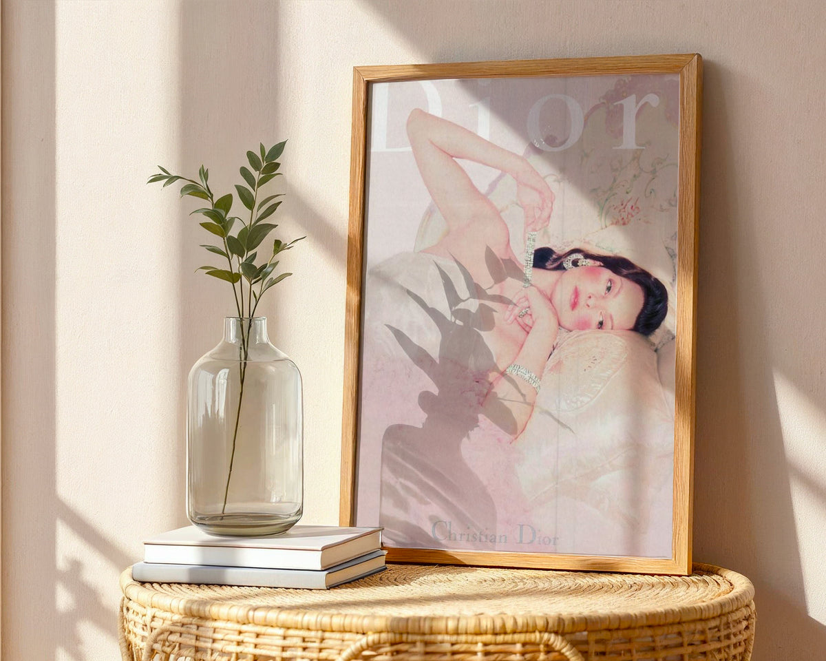 Dior Elegance poster visualiserad på vägg – se rätt storlek med mockup från Bozetto