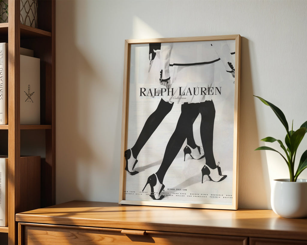 Ralph Lauren Runway Elegance i väggmockup – konsttryck från Bozetto i hög kvalitet