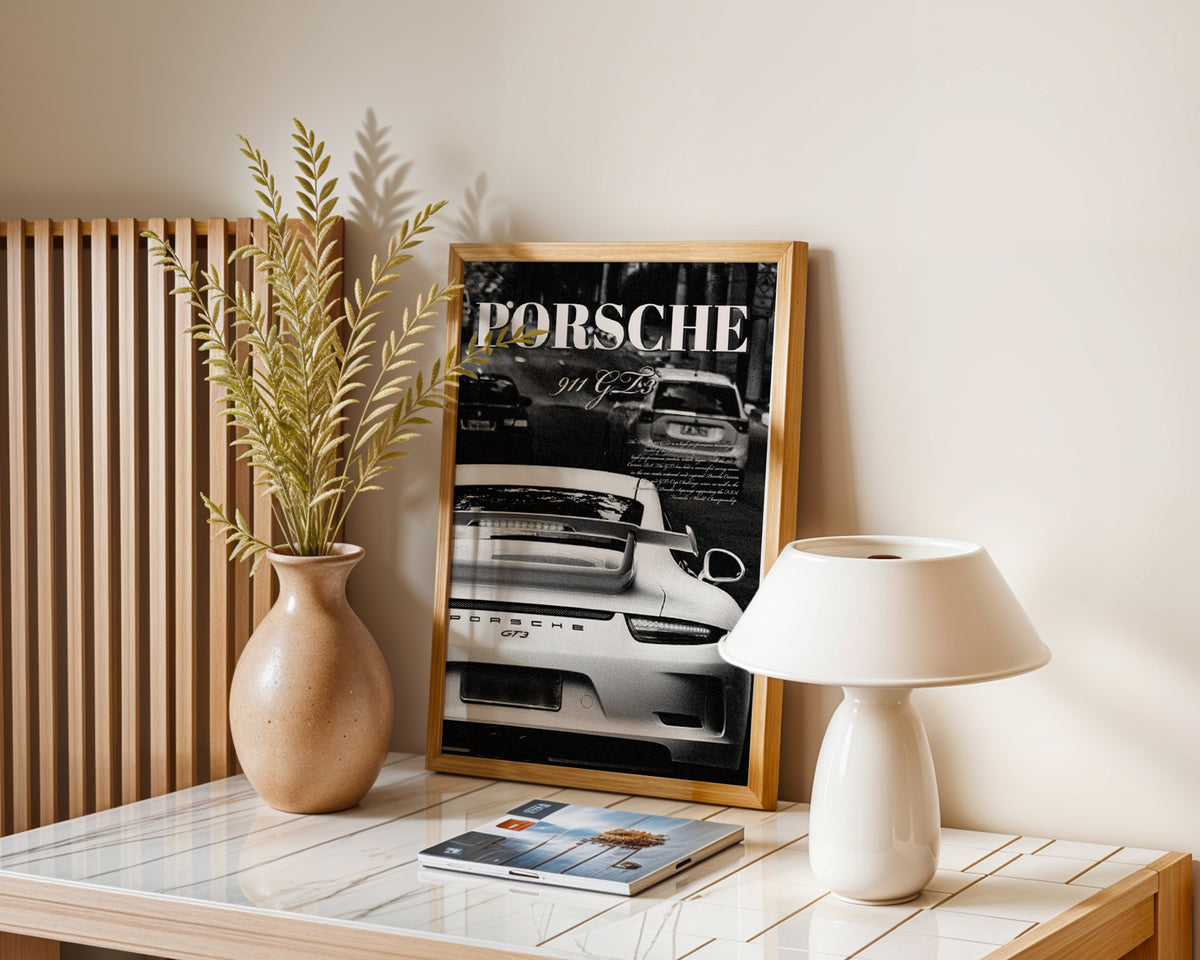 Porsche 911 GT3 poster visualiserad på vägg – se rätt storlek med mockup från Bozetto