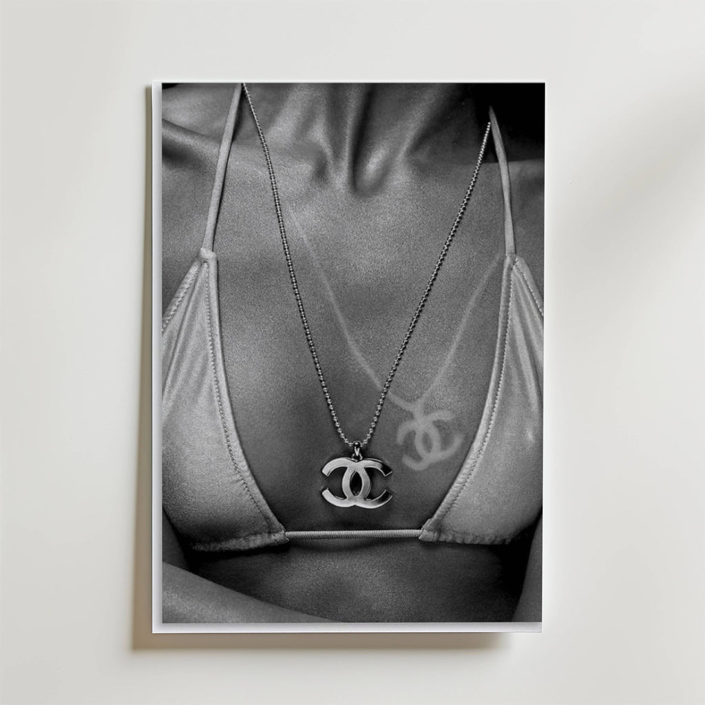 Chanel Essence – stilfullt konsttryck från Bozetto, tryckt på matt finpapper i hög tryckkvalitet