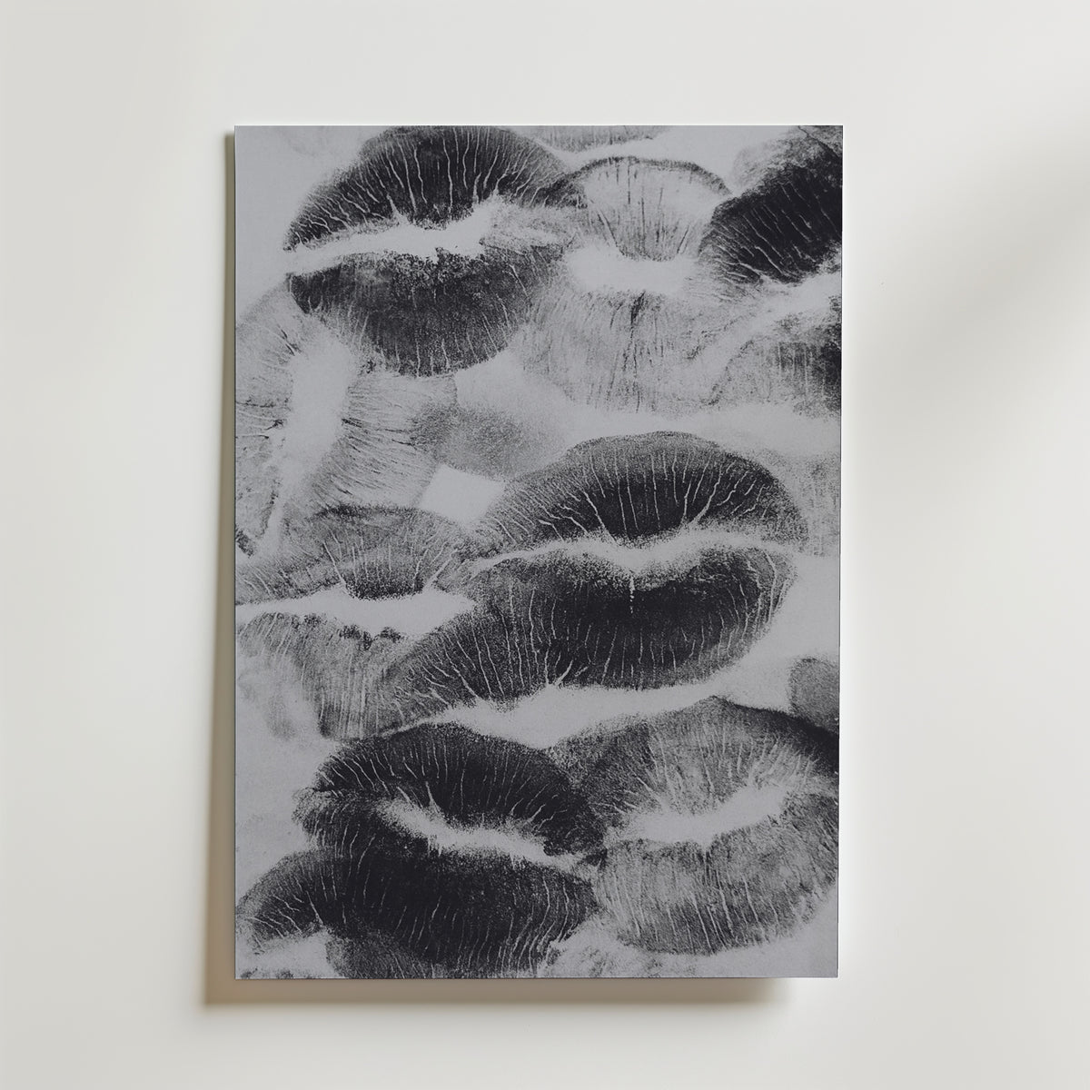 Inked Kiss Marks Poster – canvas utan passepartout