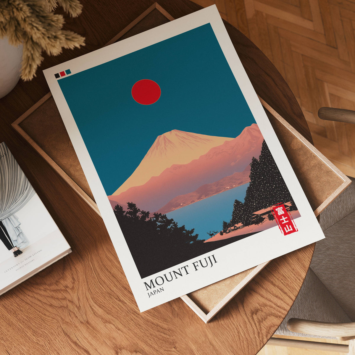 Mount Fuji Red Moon poster visad rakt fram – Bozetto affisch i hög tryckkvalitet