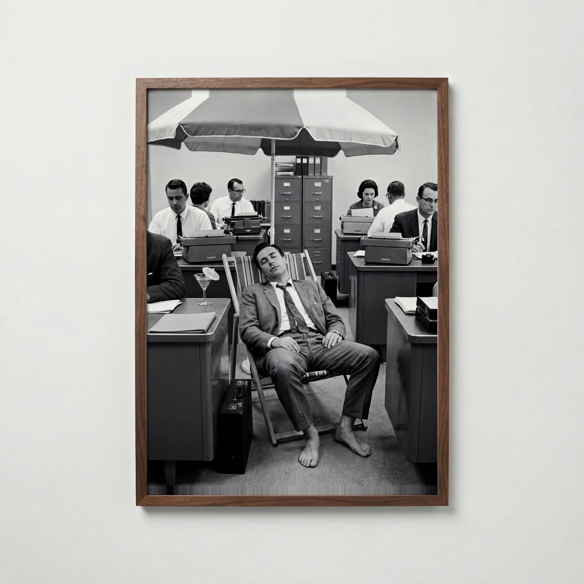 Out of Office Poster – valnötsram