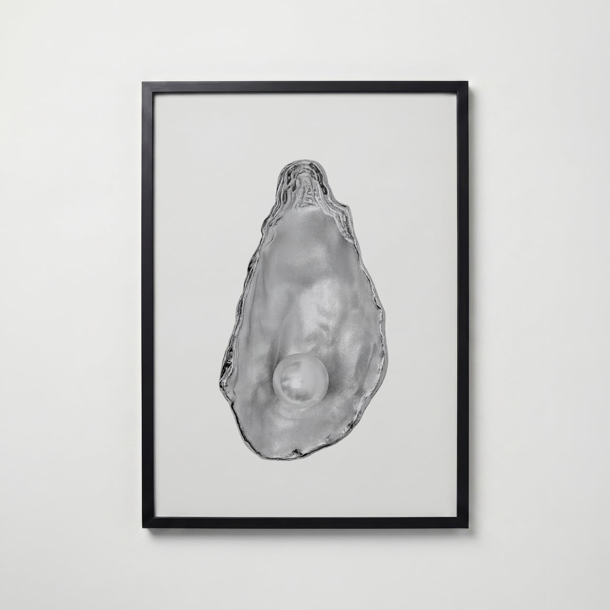 Silver Oyster Pearl Poster – svart ram
