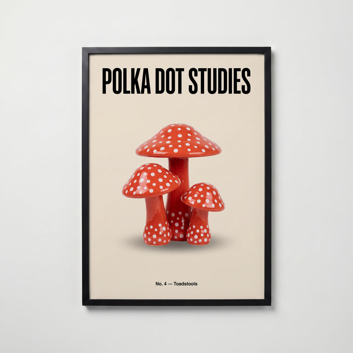 Polka Dot Toadstools Poster – svart ram
