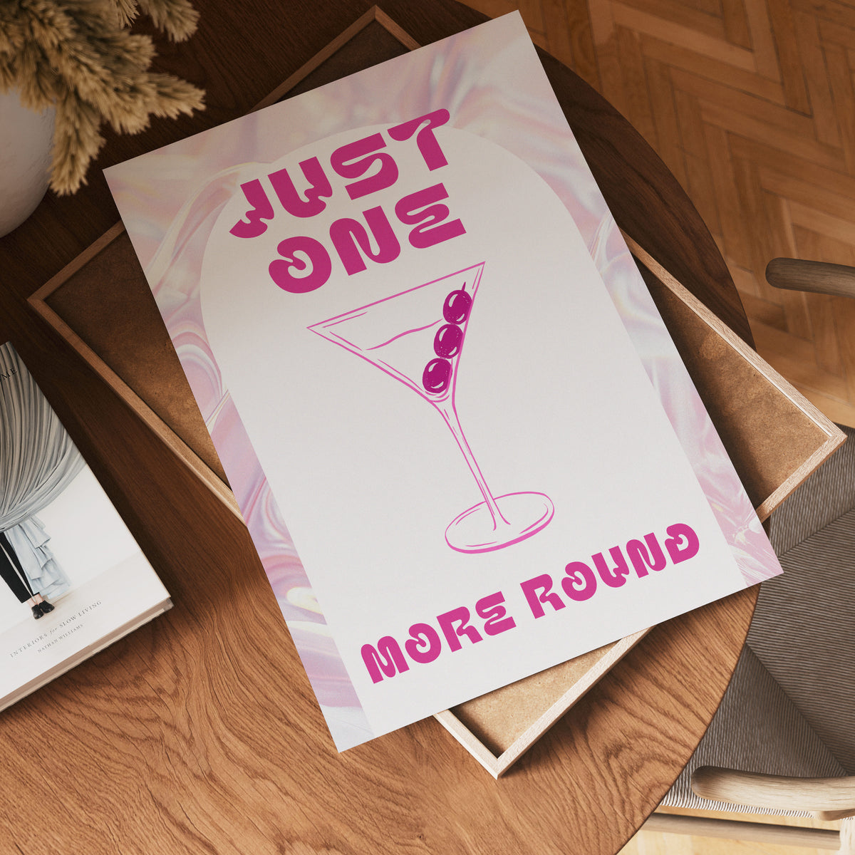 Just One More Round poster i olika storlekar – köp enkelt hos Bozetto i hög kvalitet