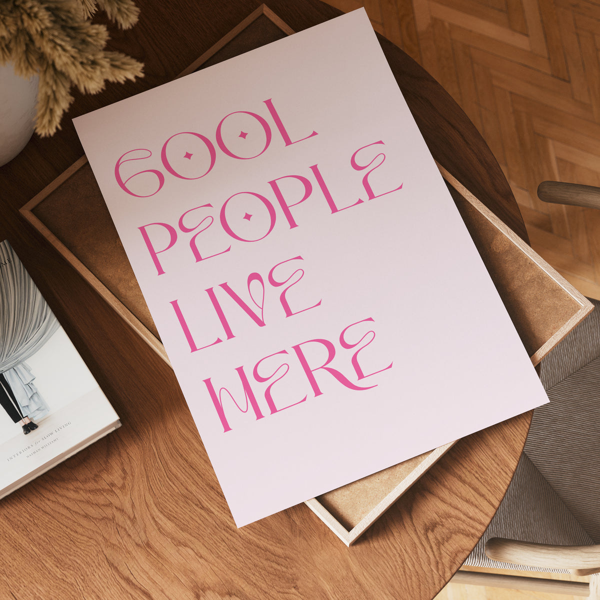 Cool People Live Here poster i olika storlekar – köp enkelt hos Bozetto i hög kvalitet