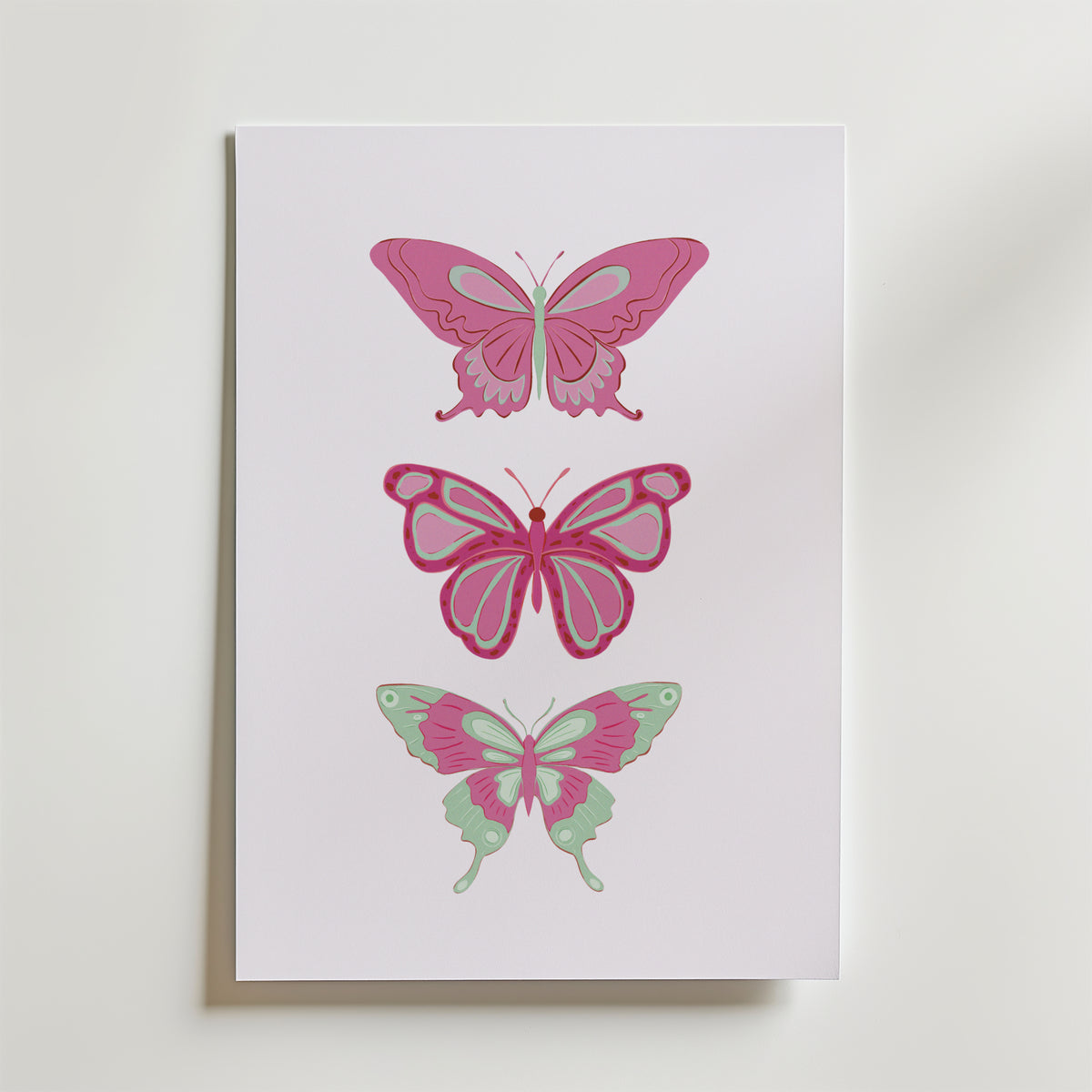 Storleksjämförelse för Pink Butterfly Trio affisch – Bozetto erbjuder flera format