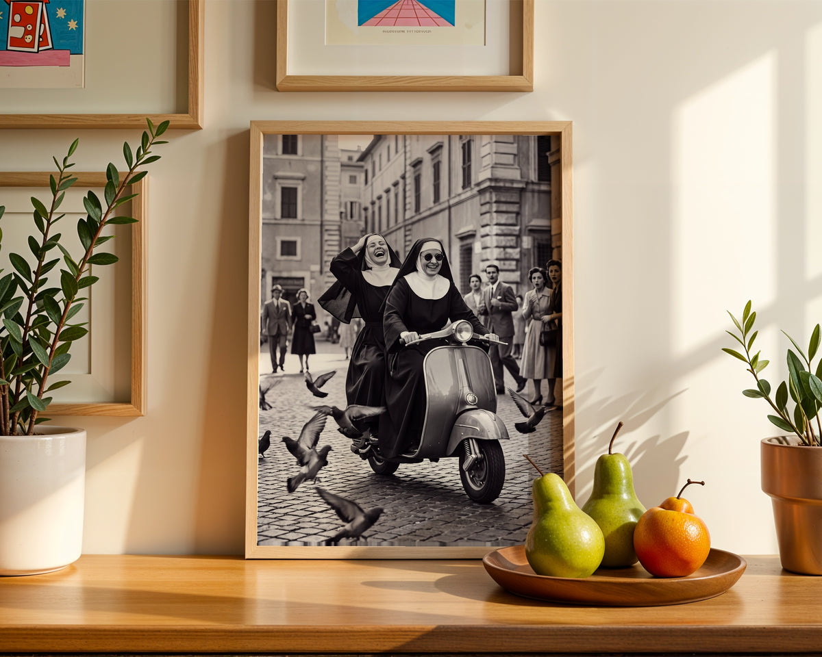 Sisters on a Scooter Poster – i rum 1