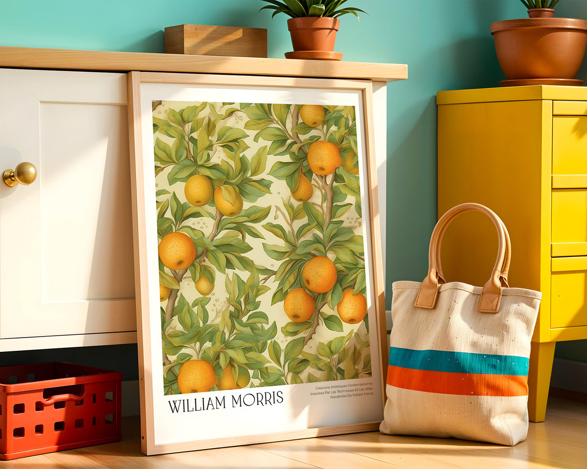 Väggmockup av William Morris Golden Orchard affisch på ljus vägg – Bozetto konsttryck