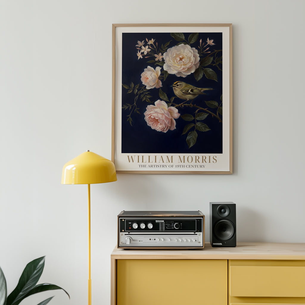 William Morris Goldcrest in Midnight Roses Poster – i rum 5