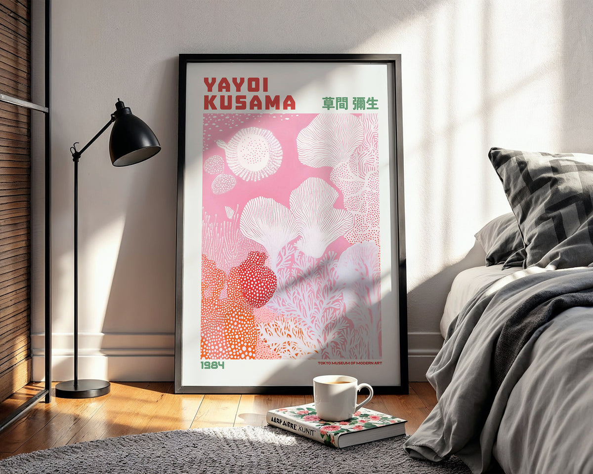 Yayoi Kusama Coral of Infinity poster visualiserad på vägg – stilren mockup från Bozetto