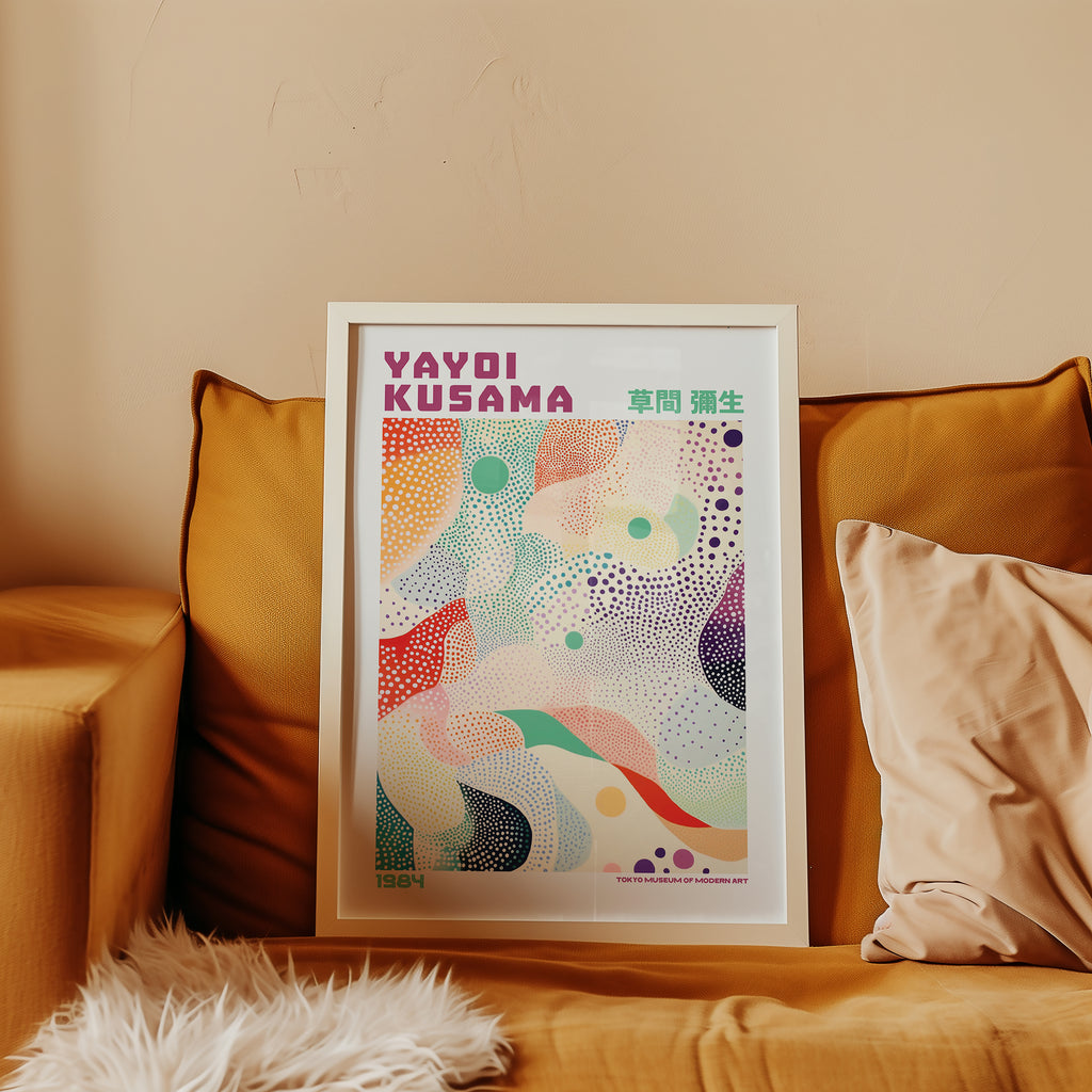 Väggmockup av Yayoi Kusama Dreaming affisch på ljus vägg – Bozetto konsttryck – nr 2