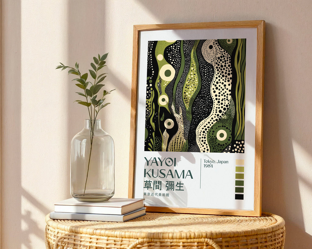 Affischmockup för Yayoi Kusama Emerald Reverie – köp enkelt hos Bozetto i hög kvalitet