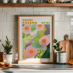 Yayoi Kusama Green Blossom – stilfullt konsttryck från Bozetto, tryckt på matt finpapper