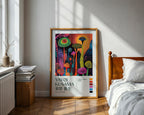 Yayoi Kusama Midnight Garden poster visualiserad på vägg – från Bozetto i hög kvalitet